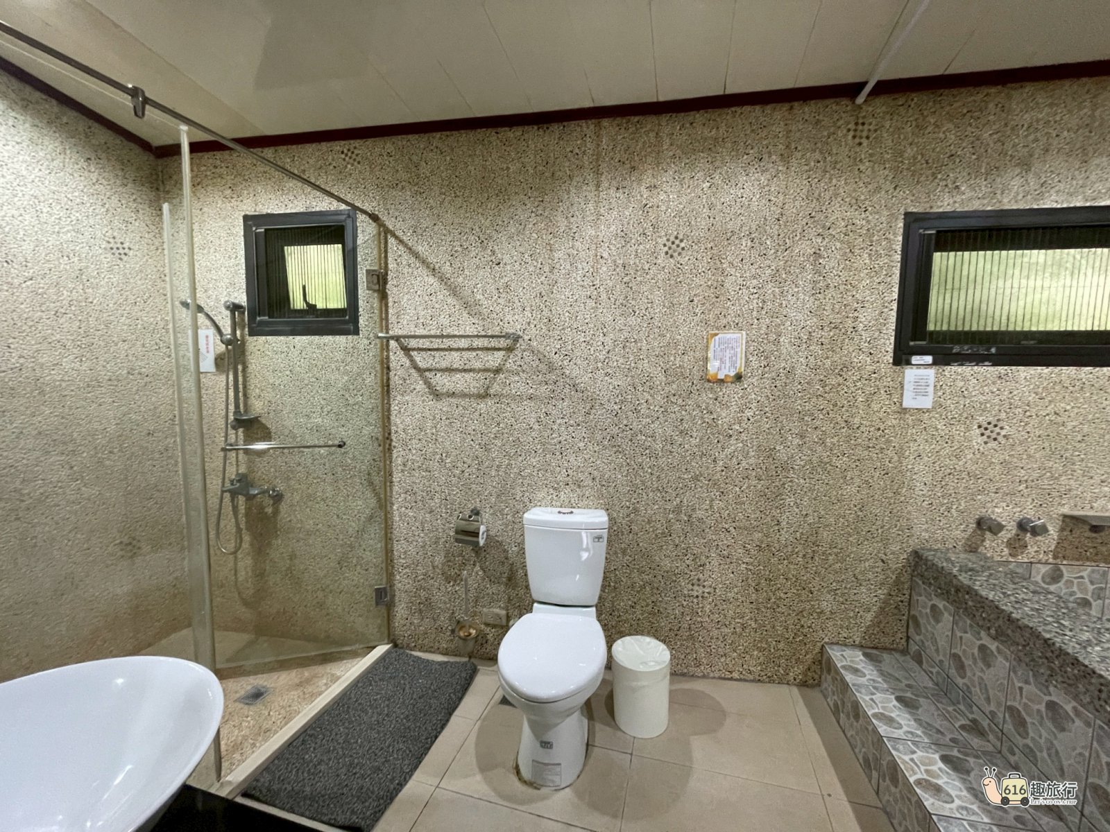 【616趣旅行包B區｜戀戀山水農莊】奢華風四人套房 ×1＋金格風雙人套房 ×1 - 房型照片